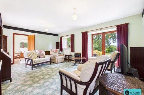 Bungalow Living Room