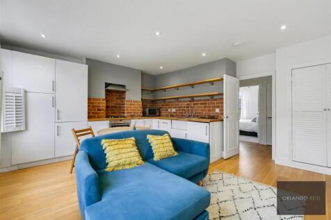 258B Battersea Park Road SW11 3BP-6.jpg