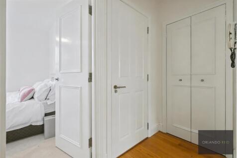 258B Battersea Park Road SW11 3BP-7.jpg