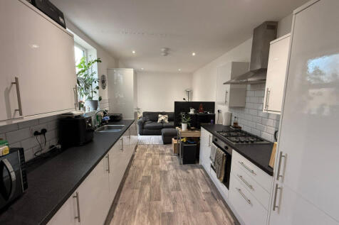 1 Bed flat, Grove Road, London E18