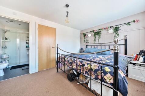 12-6821dcab3e8f1-1281927-ARW-12