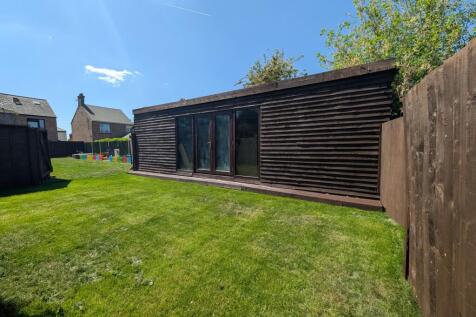 81 Station Road garden