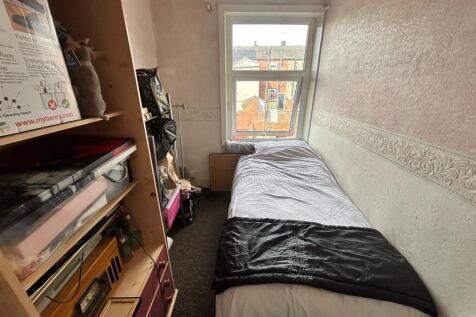 Rear Bedroom