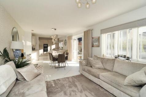 Open Plan Kitchen/Diner/Family Room