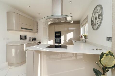 Open Plan Kitchen/Diner/Family Room