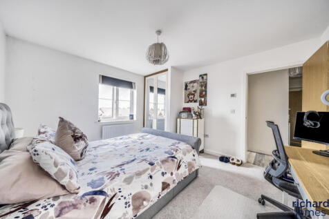 aaba1924352a4286b21cc6abd02a538f