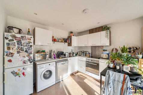 ead9385f99b342a3ad8f8a568f813a0d