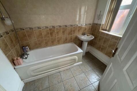 Downstairs Bathroom 