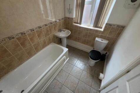 Downstairs Bathroom 