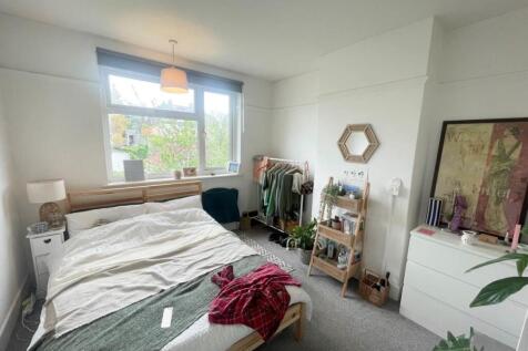 Bedroom 3 (2).jpg
