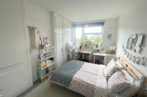 Bedroom 2 (2).jpg