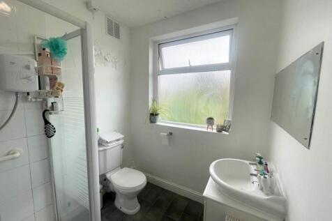 Bathroom (3).jpg