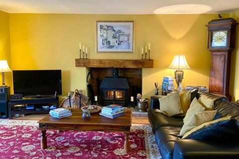 Living Room.jpg