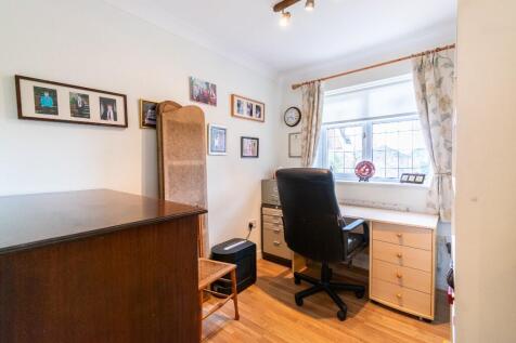 Bedroom/Study