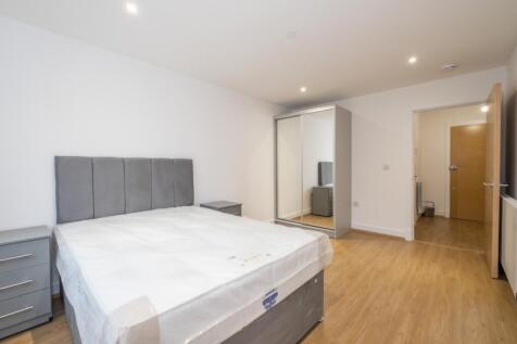 128-Whyteleafe-Ho...