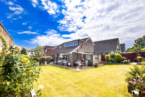 Tranquil Three Bedroom Detached Haven in Winterto