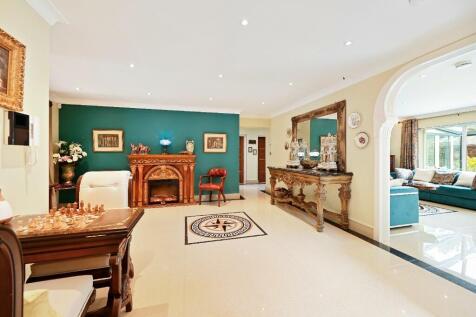 Davidson Frost-Wellings, DFW, Heathfield Road, Bus