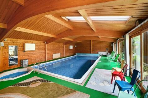 Davidson Frost-Wellings, DFW, Heathfield Road, Bus