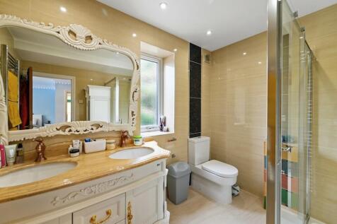 Davidson Frost-Wellings, DFW, Heathfield Road, Bus