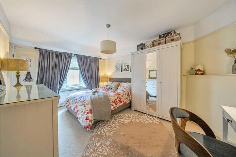 Davidson Frost-Wellings, DFW, Clamp Hill, Living a