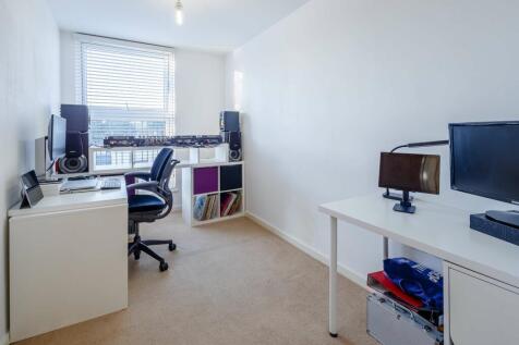 Davidson Frost-Wellings, DFW, Bletchley Court, Bed