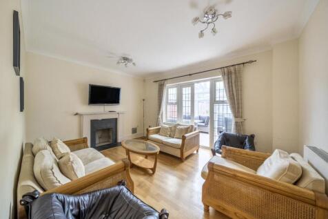 Davidson Frost-Wellings, DFW, Fauna Close, Living 