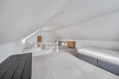 Davidson Frost-Wellings, DFW, Fauna Close, Room.jp