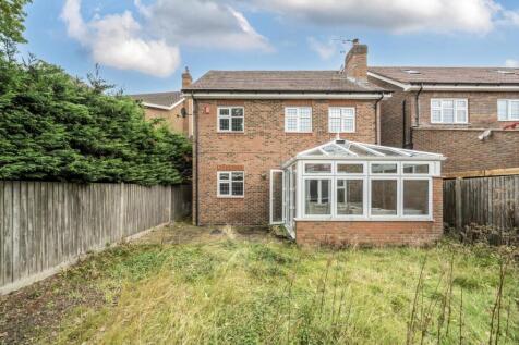 Davidson Frost-Wellings, DFW, Fauna Close, Back ga