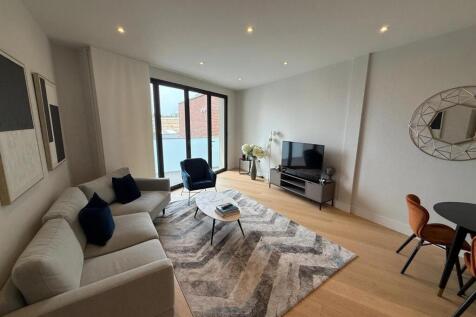 Davidson Frost-Wellings, DFW Finchley Road, Living