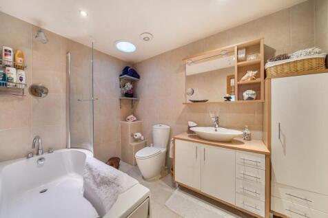 Davidson Frost-Wellings, DFW, Fallowfield, Bathroo