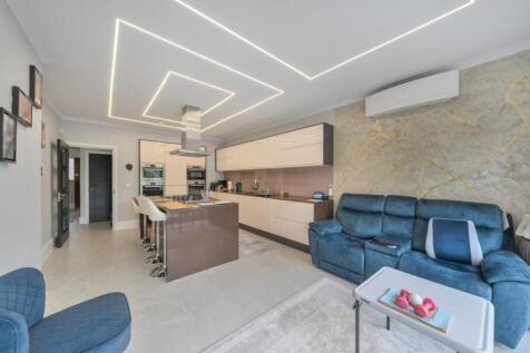 Davidson Frost-Wellings, DFW, Flora Close, Living 