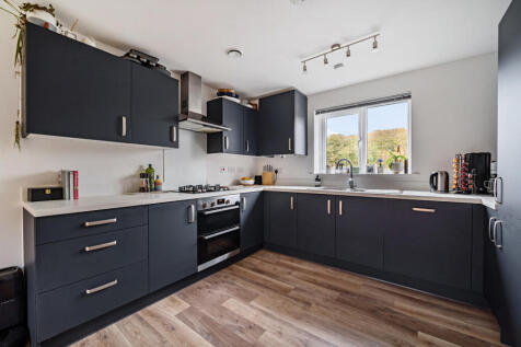 1372227-16-690218...