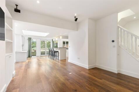 Kitchen / Dining Roo