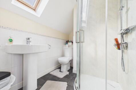 En-Suite To Master Bedroom