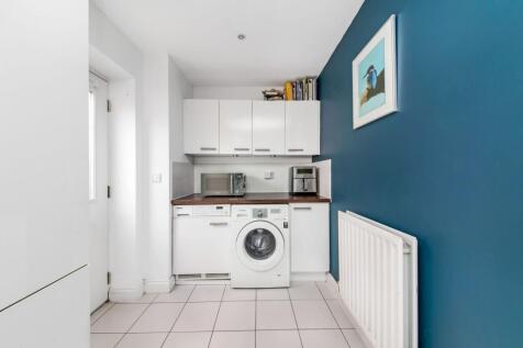 KITCHEN- UTILITY AREA