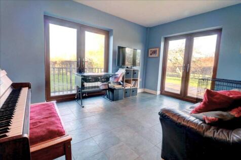 OFFICE/ENTERTAINMENT