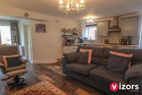 Open Plan Living Room/Kitchen