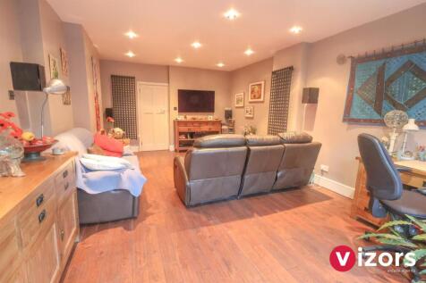 Through Living Room/Diner