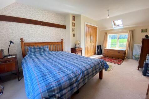 PRINCIPLE BEDROOM SUITE