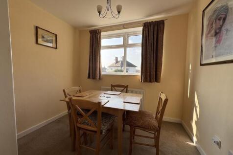 EXTENDED DINING ROOM