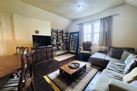 OPEN PLAN LIVING DINING ROOM