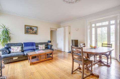 Flat 3 Totteridge House, Totteridge Lane, HP13 7LR