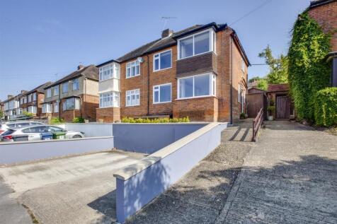 37 Southfield Road, HP13 5JZ-15.jpg