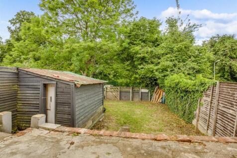 180 Spearing Road, HP12 3LA-10.jpg