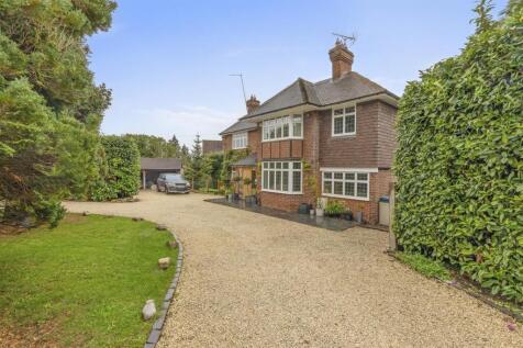 87 Hamilton Road, HP13 5BQ-24.jpg