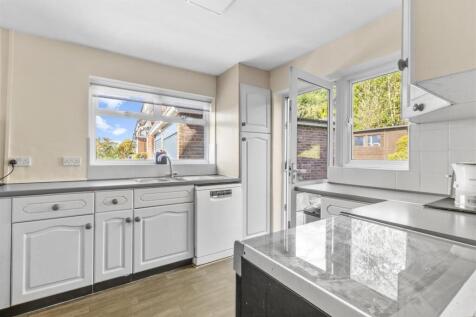 10 Merrydown, HP13 5NQ-7.jpg