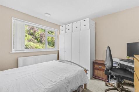 10 Merrydown, HP13 5NQ-3.jpg