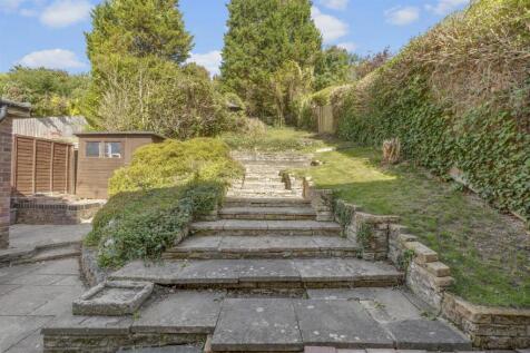 10 Merrydown, HP13 5NQ-10.jpg