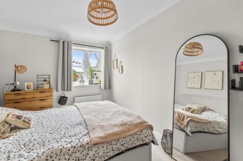 6 Moonstone Court, Dashwood Ave, HP12 3FG-2.jpg