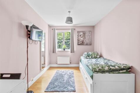 6 Moonstone Court, Dashwood Ave, HP12 3FG-4.jpg